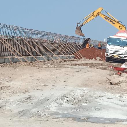 Pembangunan Pemecah Ombak Sepanjang Pantai Desa Kragan Part 2
